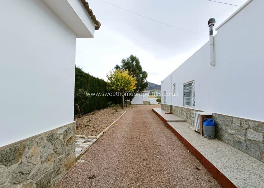 3 soveværelse Finca/Landehus til salg i Albatera med swimmingpool garage - € 259.950 (Ref: 9571681)