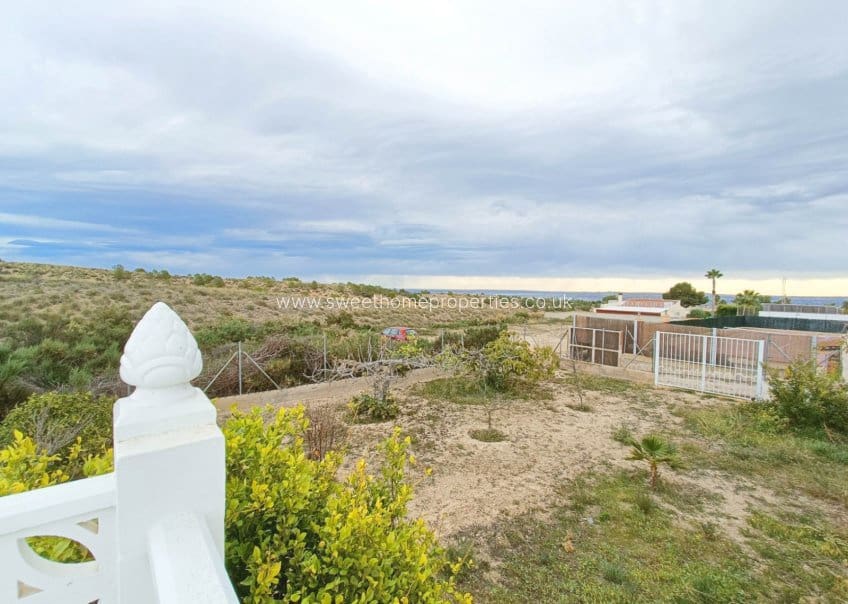 3 soveværelse Finca/Landehus til salg i Albatera med swimmingpool garage - € 259.950 (Ref: 9571681)