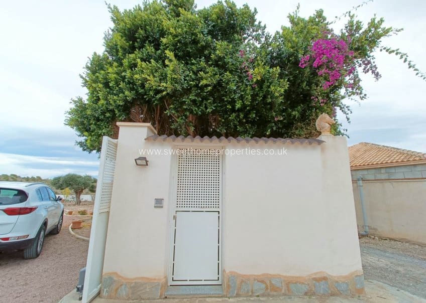 3 soveværelse Finca/Landehus til salg i Albatera med swimmingpool garage - € 259.950 (Ref: 9571681)