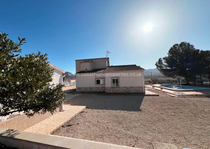 6 soveværelse Finca/Landehus til salg i Hondon de los Frailes med swimmingpool garage - € 280.000 (Ref: 9571682)
