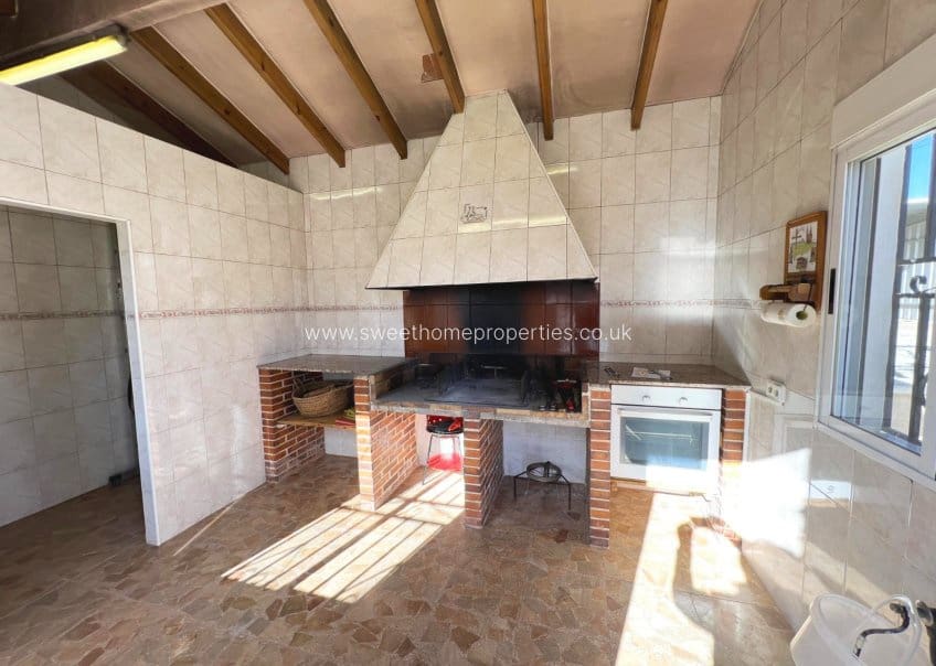 6 soveværelse Finca/Landehus til salg i Hondon de los Frailes med swimmingpool garage - € 280.000 (Ref: 9571682)