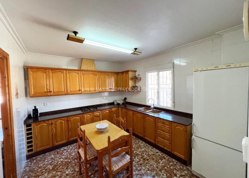 6 soveværelse Finca/Landehus til salg i Hondon de los Frailes med swimmingpool garage - € 280.000 (Ref: 9571682)