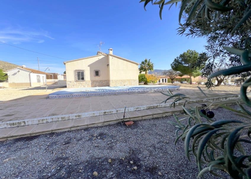 6 soveværelse Finca/Landehus til salg i Hondon de los Frailes med swimmingpool garage - € 280.000 (Ref: 9571682)
