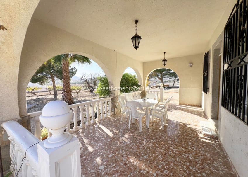 6 soveværelse Finca/Landehus til salg i Hondon de los Frailes med swimmingpool garage - € 280.000 (Ref: 9571682)