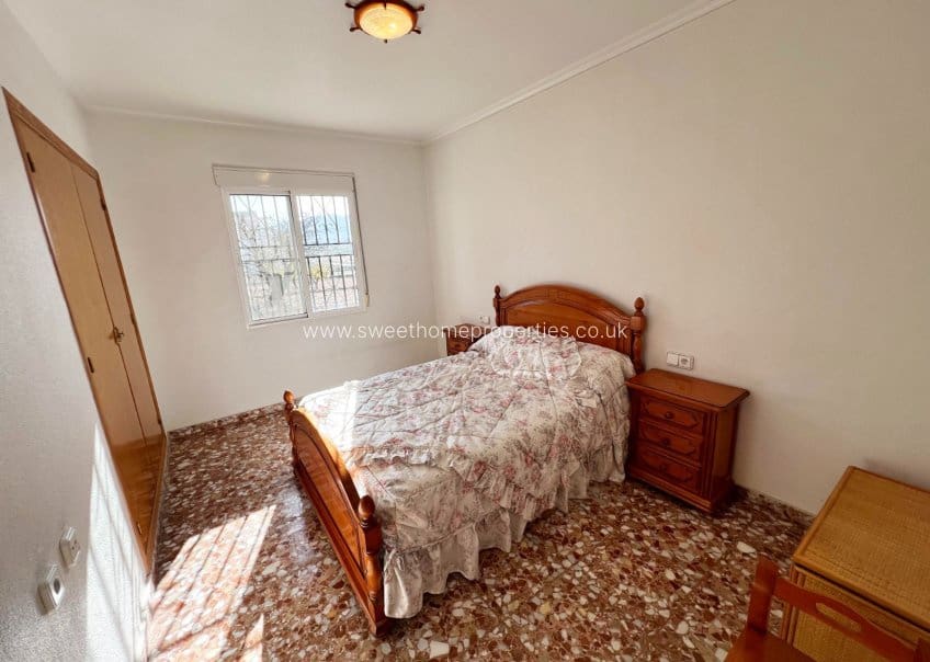 6 soveværelse Finca/Landehus til salg i Hondon de los Frailes med swimmingpool garage - € 280.000 (Ref: 9571682)