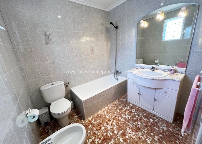 6 soveværelse Finca/Landehus til salg i Hondon de los Frailes med swimmingpool garage - € 280.000 (Ref: 9571682)