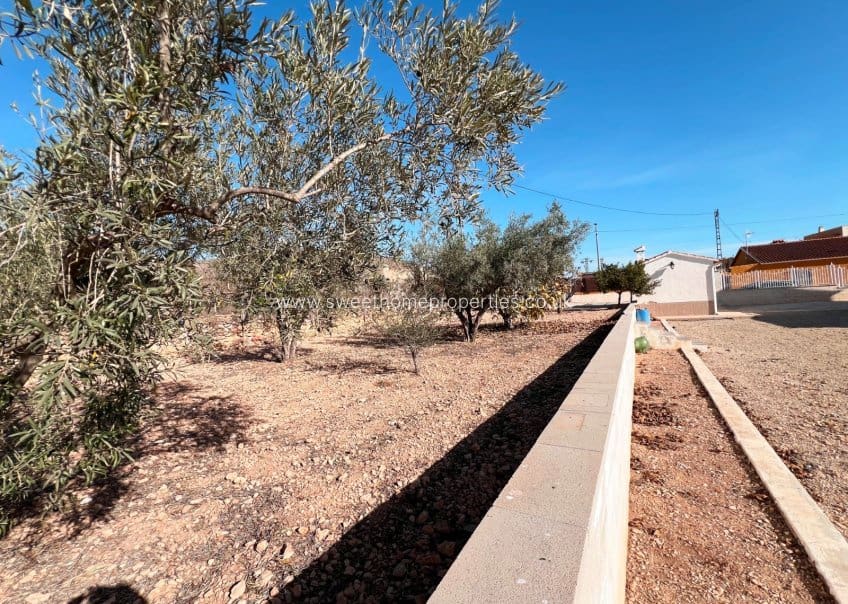 6 soveværelse Finca/Landehus til salg i Hondon de los Frailes med swimmingpool garage - € 280.000 (Ref: 9571682)