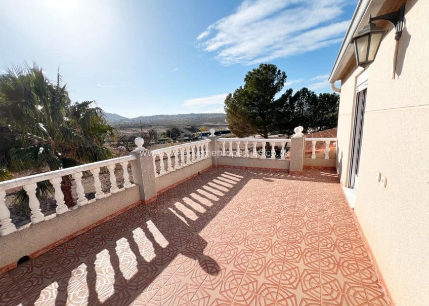 6 soveværelse Finca/Landehus til salg i Hondon de los Frailes med swimmingpool garage - € 280.000 (Ref: 9571682)
