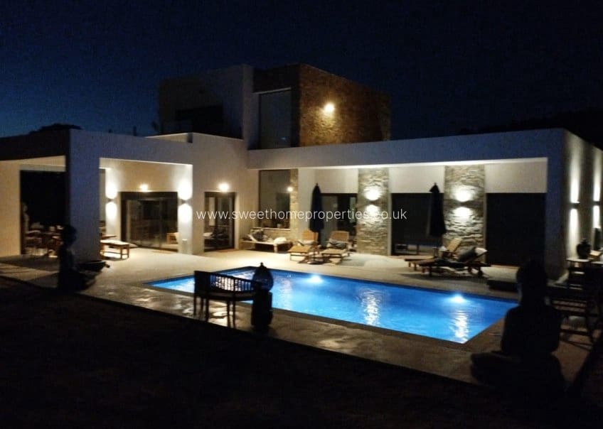 4 soveværelse Finca/Landehus til salg i Aspe med swimmingpool garage - € 465.000 (Ref: 9571686)