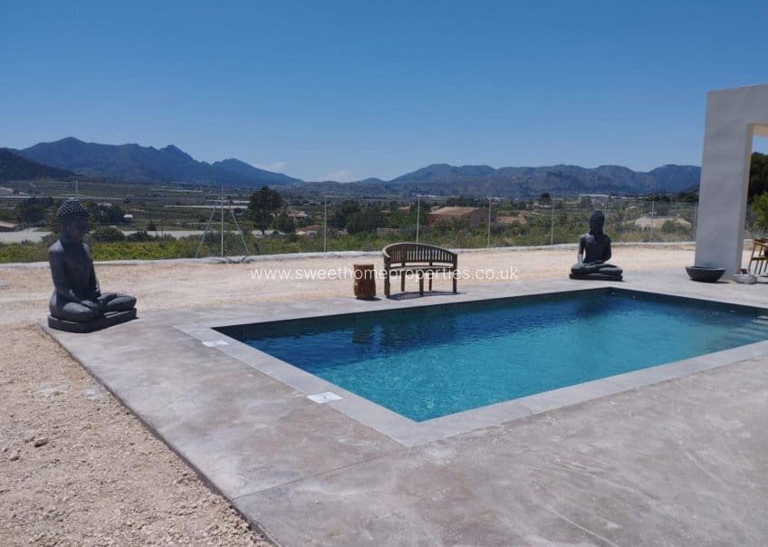 4 soveværelse Finca/Landehus til salg i Aspe med swimmingpool garage - € 465.000 (Ref: 9571686)