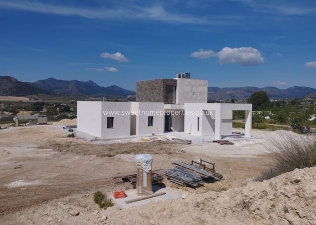 4 soveværelse Finca/Landehus til salg i Aspe med swimmingpool garage - € 465.000 (Ref: 9571686)