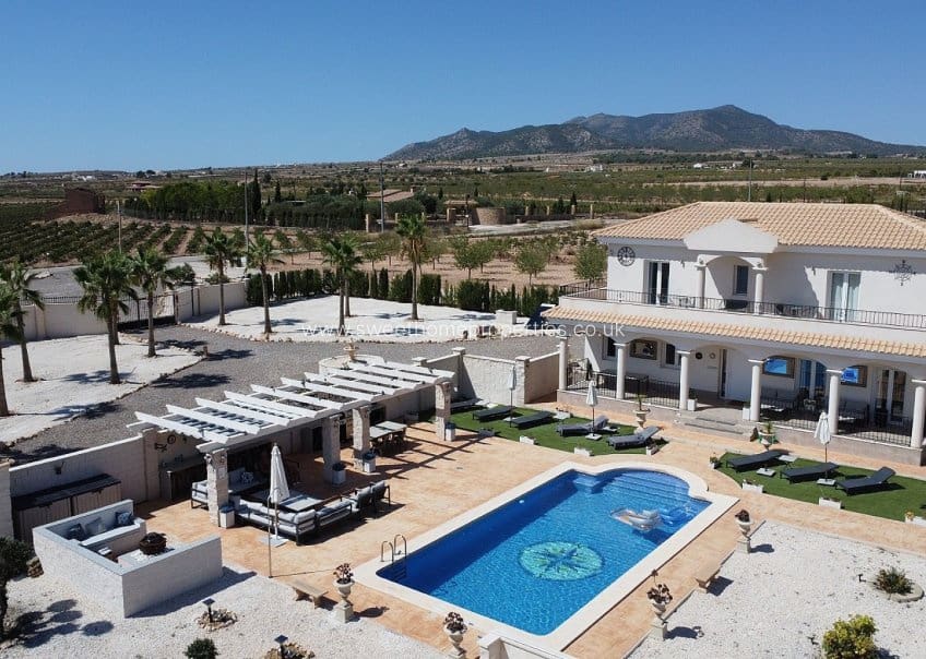 3 slaapkamer Finca/Landhuis te koop in Pinoso - € 449.000 (Ref: 9571695)