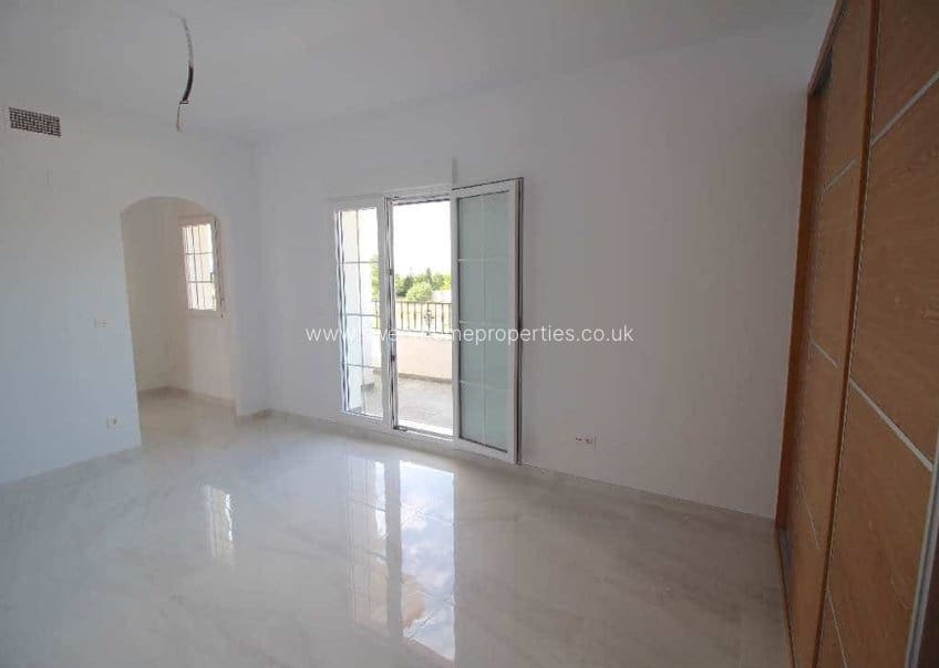 3 slaapkamer Finca/Landhuis te koop in Pinoso - € 449.000 (Ref: 9571695)