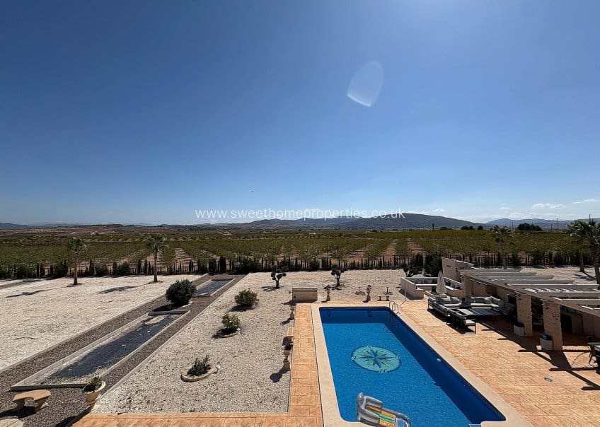 3 slaapkamer Finca/Landhuis te koop in Pinoso - € 449.000 (Ref: 9571695)