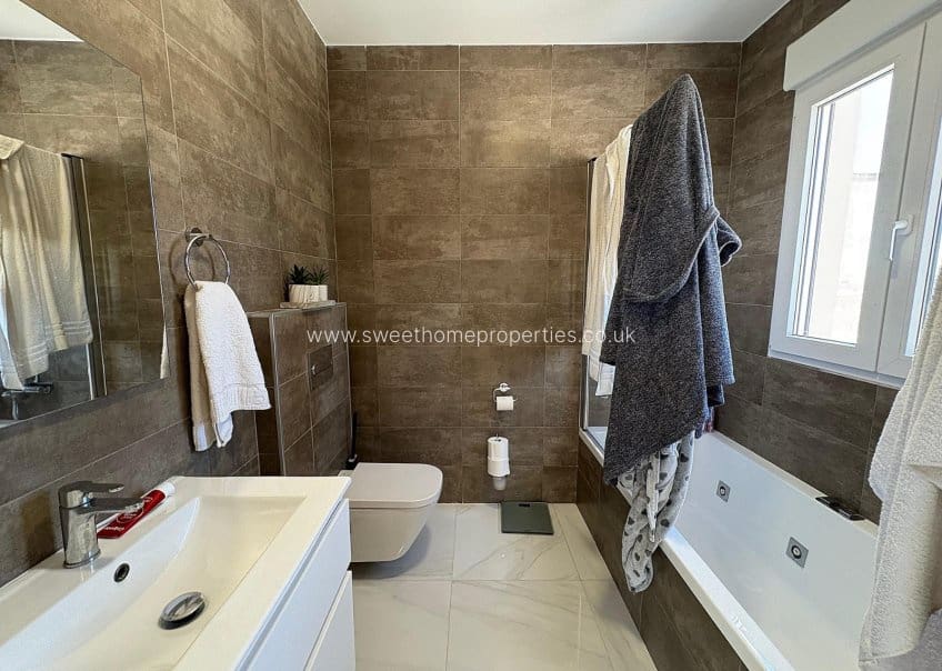 3 slaapkamer Finca/Landhuis te koop in Pinoso - € 449.000 (Ref: 9571695)