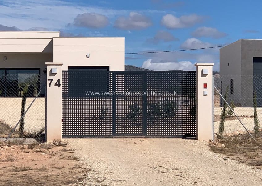 4 slaapkamer Finca/Landhuis te koop in Pinoso - € 436.000 (Ref: 9571697)