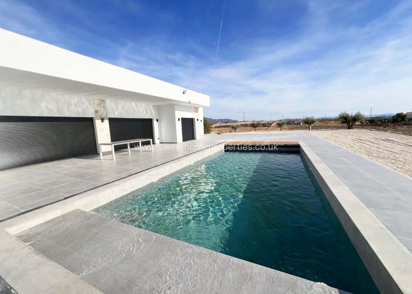 3 soverom Finca/Herregård til salgs i La Romana med svømmebasseng garasje - € 525 000 (Ref: 9571699)