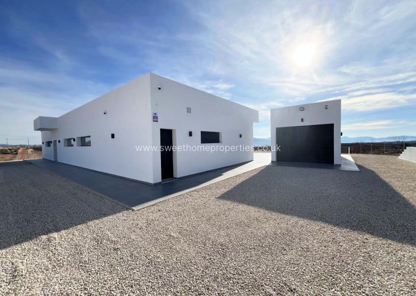 3 soverom Finca/Herregård til salgs i La Romana med svømmebasseng garasje - € 525 000 (Ref: 9571699)