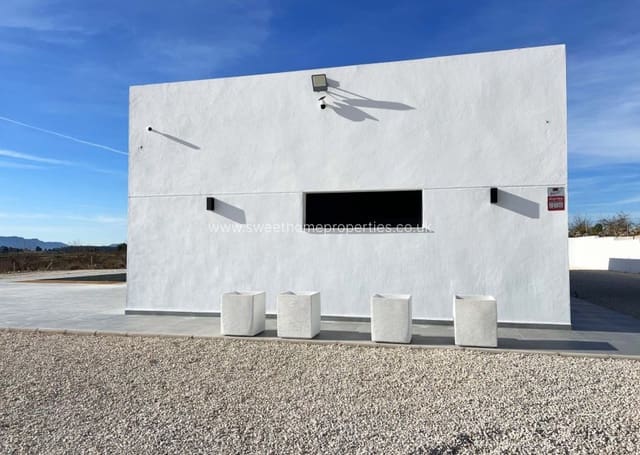 3 makuuhuone Maalaistalo myytävänä paikassa La Romana mukana uima-altaan 
autotalli - 525 000 € (Ref: 9571699)