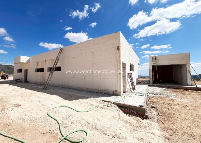 3 soverom Finca/Herregård til salgs i La Romana med svømmebasseng garasje - € 525 000 (Ref: 9571699)