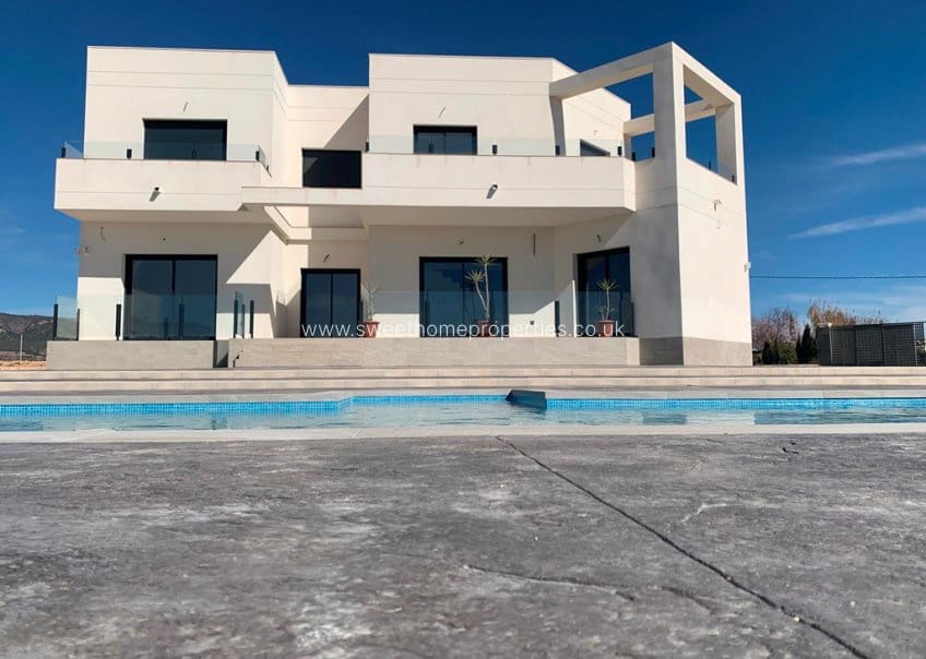 Finca/Casa Rural de 6 habitaciones en Pinoso en venta - 518.000 € (Ref: 9571700)