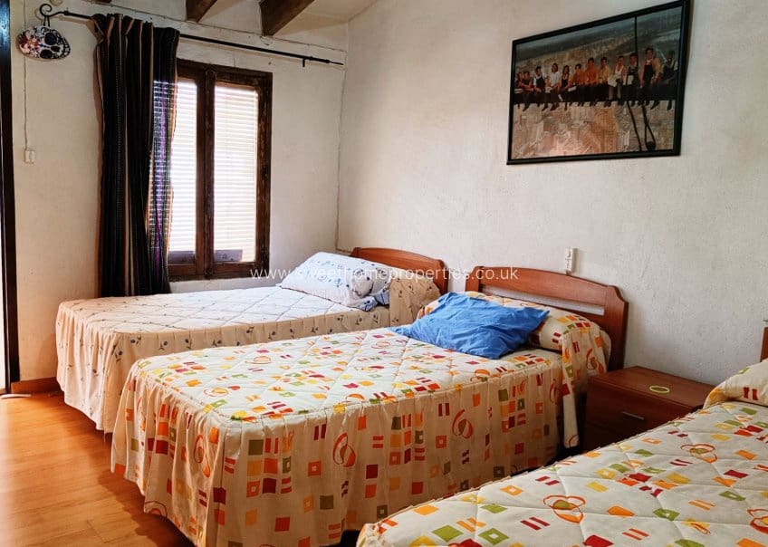 3 makuuhuone Omakotitalo myytävänä paikassa Hondon de los Frailes mukana 
autotalli - 89 950 € (Ref: 9571701)