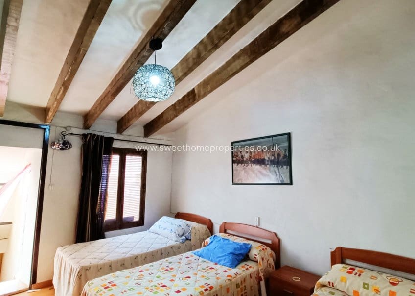 3 makuuhuone Omakotitalo myytävänä paikassa Hondon de los Frailes mukana 
autotalli - 89 950 € (Ref: 9571701)