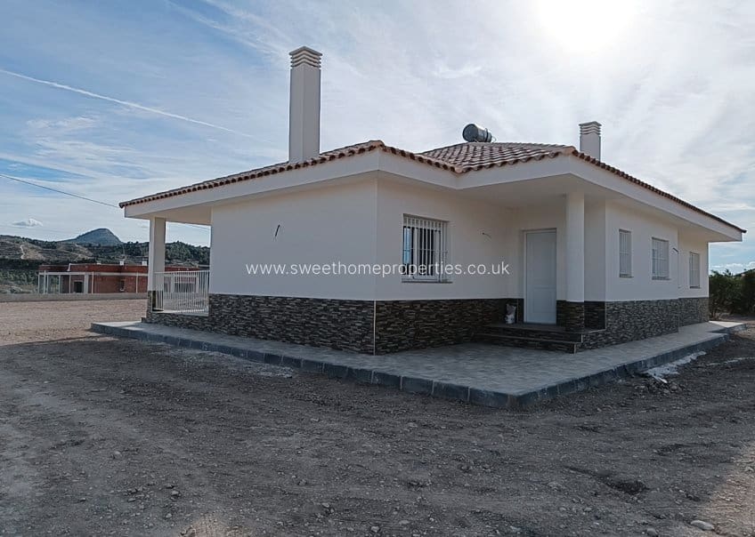 3 makuuhuone Maalaistalo myytävänä paikassa Macisvenda mukana uima-altaan 
autotalli - 300 000 € (Ref: 9571702)