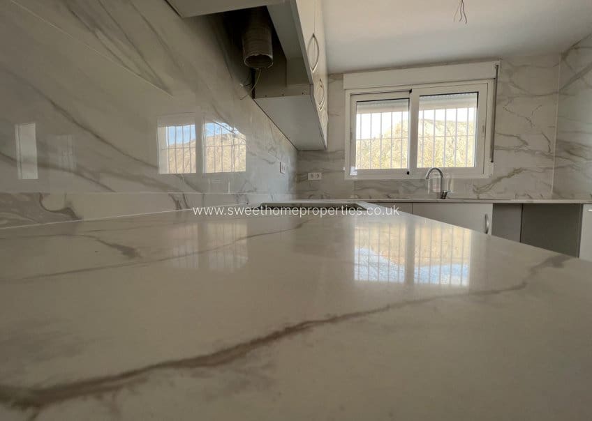 3 makuuhuone Maalaistalo myytävänä paikassa Macisvenda mukana uima-altaan 
autotalli - 300 000 € (Ref: 9571702)