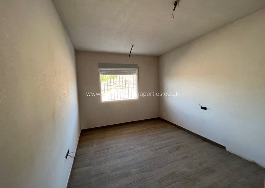 3 makuuhuone Maalaistalo myytävänä paikassa Macisvenda mukana uima-altaan 
autotalli - 300 000 € (Ref: 9571702)