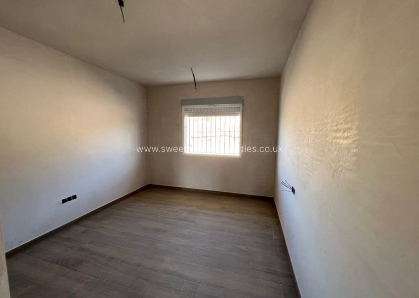 3 makuuhuone Maalaistalo myytävänä paikassa Macisvenda mukana uima-altaan 
autotalli - 300 000 € (Ref: 9571702)