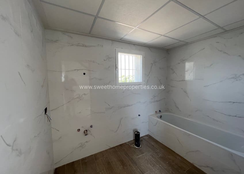 3 makuuhuone Maalaistalo myytävänä paikassa Macisvenda mukana uima-altaan 
autotalli - 300 000 € (Ref: 9571702)