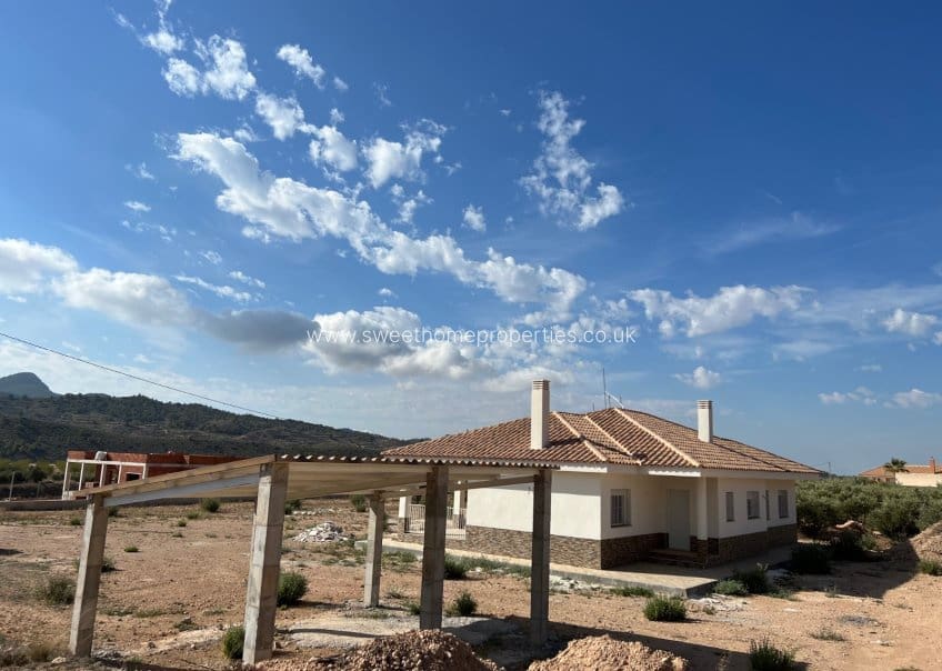 3 makuuhuone Maalaistalo myytävänä paikassa Macisvenda mukana uima-altaan 
autotalli - 300 000 € (Ref: 9571702)