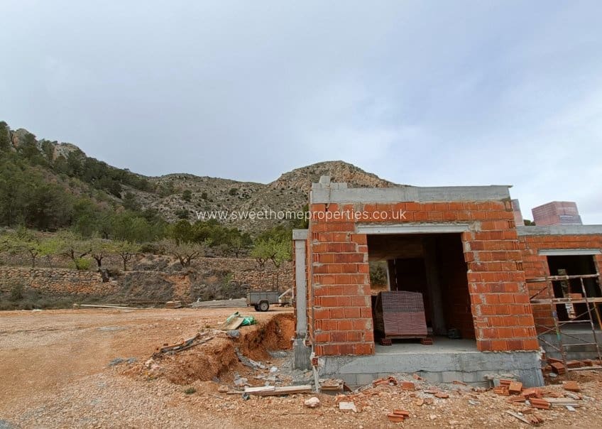 4 chambre Finca/Maison de Campagne à vendre à La Romana avec piscine garage - 450 000 € (Ref: 9571704)