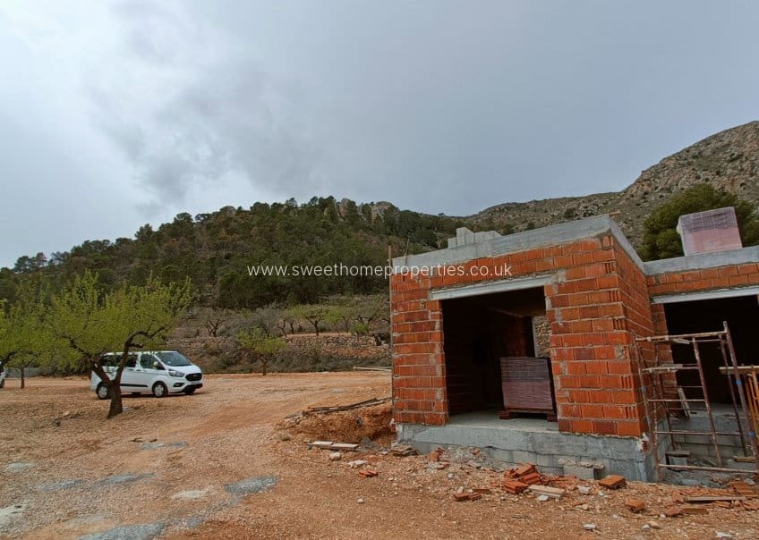4 chambre Finca/Maison de Campagne à vendre à La Romana avec piscine garage - 450 000 € (Ref: 9571704)