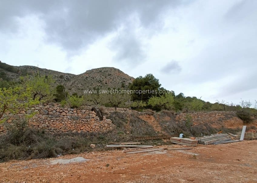 4 chambre Finca/Maison de Campagne à vendre à La Romana avec piscine garage - 450 000 € (Ref: 9571704)