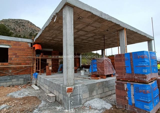 4 soverom Finca/Herregård til salgs i La Romana med svømmebasseng garasje - € 450 000 (Ref: 9571704)