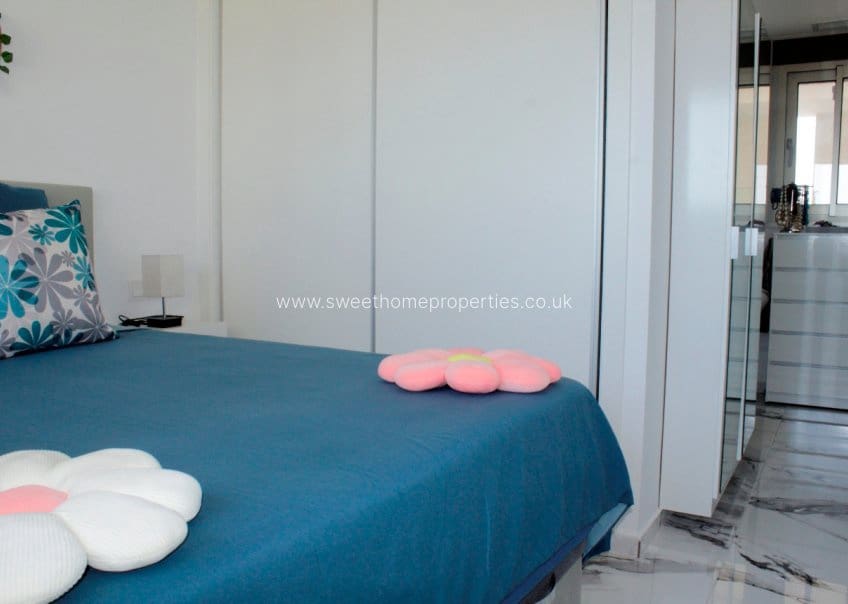 Apartamento de 2 habitaciones en Villamartin en venta con piscina garaje - 326.990 € (Ref: 9571705)