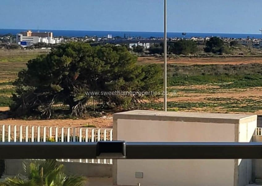 Apartamento de 2 habitaciones en Villamartin en venta con piscina garaje - 326.990 € (Ref: 9571705)