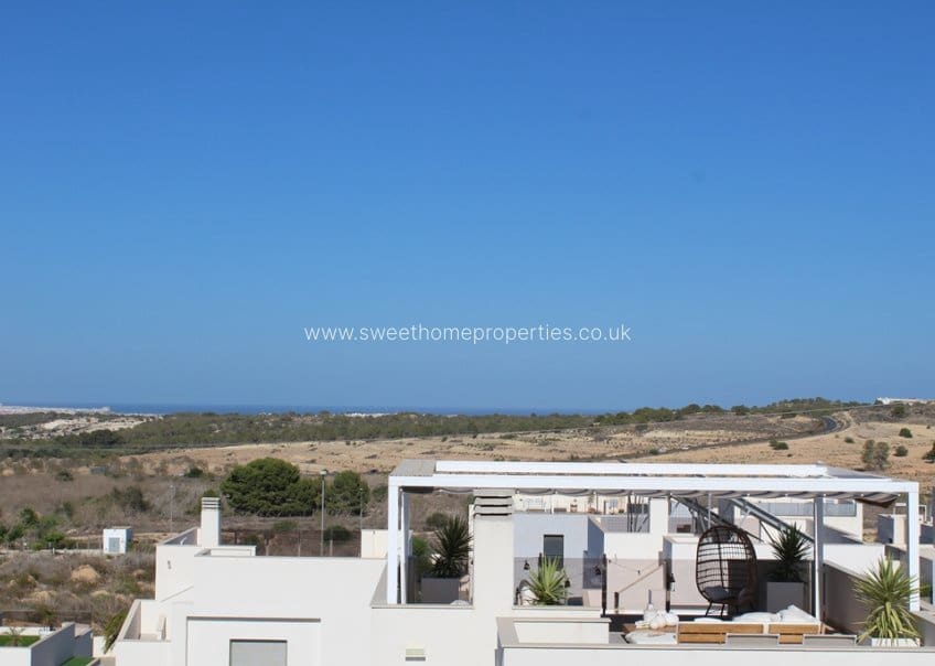 3 makuuhuone Huvila myytävänä paikassa San Miguel de Salinas mukana uima-altaan 
autotalli - 429 000 € (Ref: 9571709)