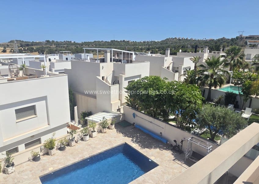 Chalet de 3 habitaciones en San Miguel de Salinas en venta con piscina garaje - 429.000 € (Ref: 9571709)