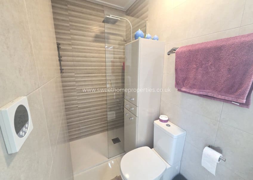 Chalet de 3 habitaciones en San Miguel de Salinas en venta con piscina garaje - 429.000 € (Ref: 9571709)