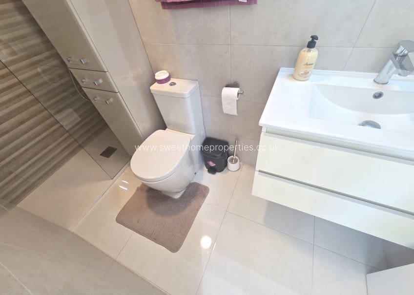 Chalet de 3 habitaciones en San Miguel de Salinas en venta con piscina garaje - 429.000 € (Ref: 9571709)