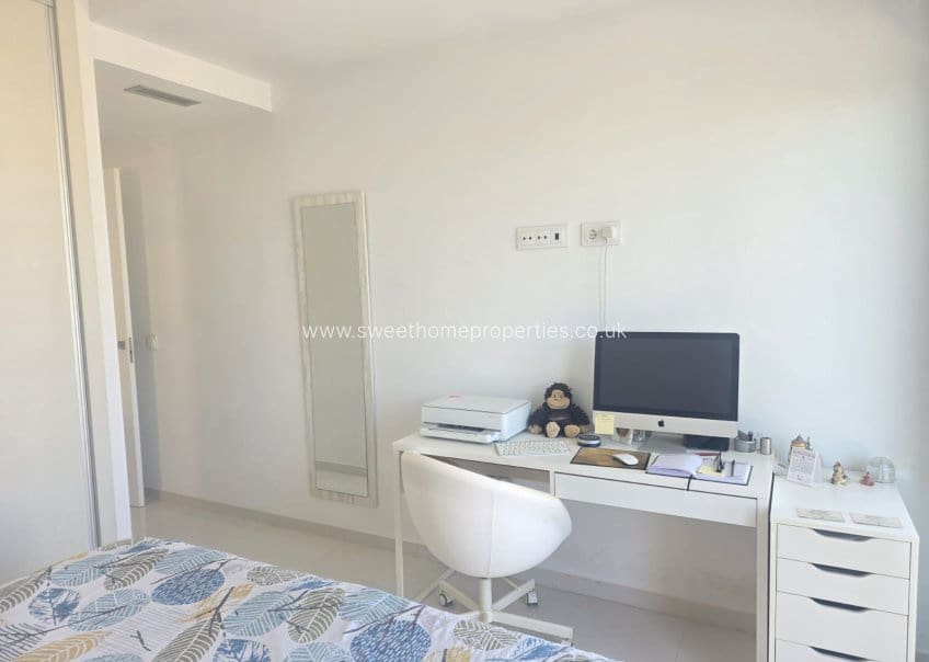 Chalet de 3 habitaciones en San Miguel de Salinas en venta con piscina garaje - 429.000 € (Ref: 9571709)