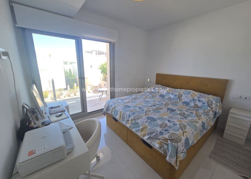 Chalet de 3 habitaciones en San Miguel de Salinas en venta con piscina garaje - 429.000 € (Ref: 9571709)