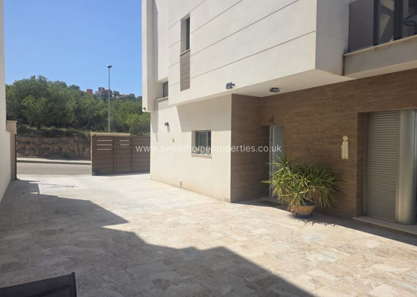 Chalet de 3 habitaciones en San Miguel de Salinas en venta con piscina garaje - 429.000 € (Ref: 9571709)