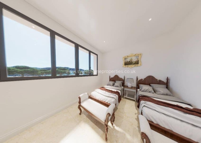 4 soveværelse Finca/Landehus til salg i La Romana med swimmingpool - € 399.000 (Ref: 9571711)