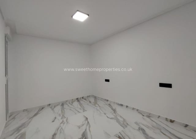 2 sovrum Lägenhet till salu i Carrús Oest - El Toscar, Elche / Elx - 160 000 € (Ref: 9571714)