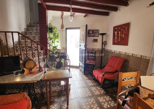 8 slaapkamer Villa te koop in La Canalosa, Hondón de las Nieves - € 128.000 (Ref: 9571722)