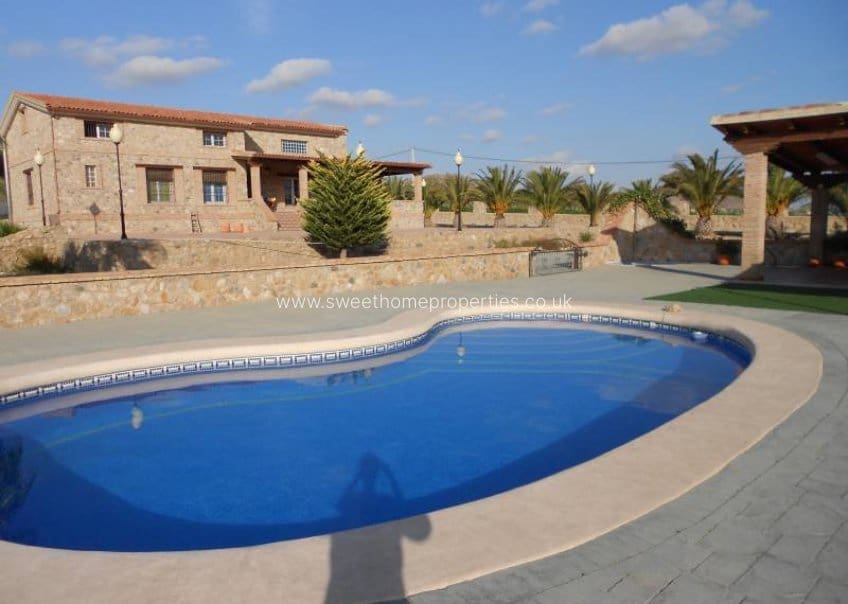 Finca/Casa Rural de 8 habitaciones en La Romana en venta con piscina garaje - 800.000 € (Ref: 9571724)
